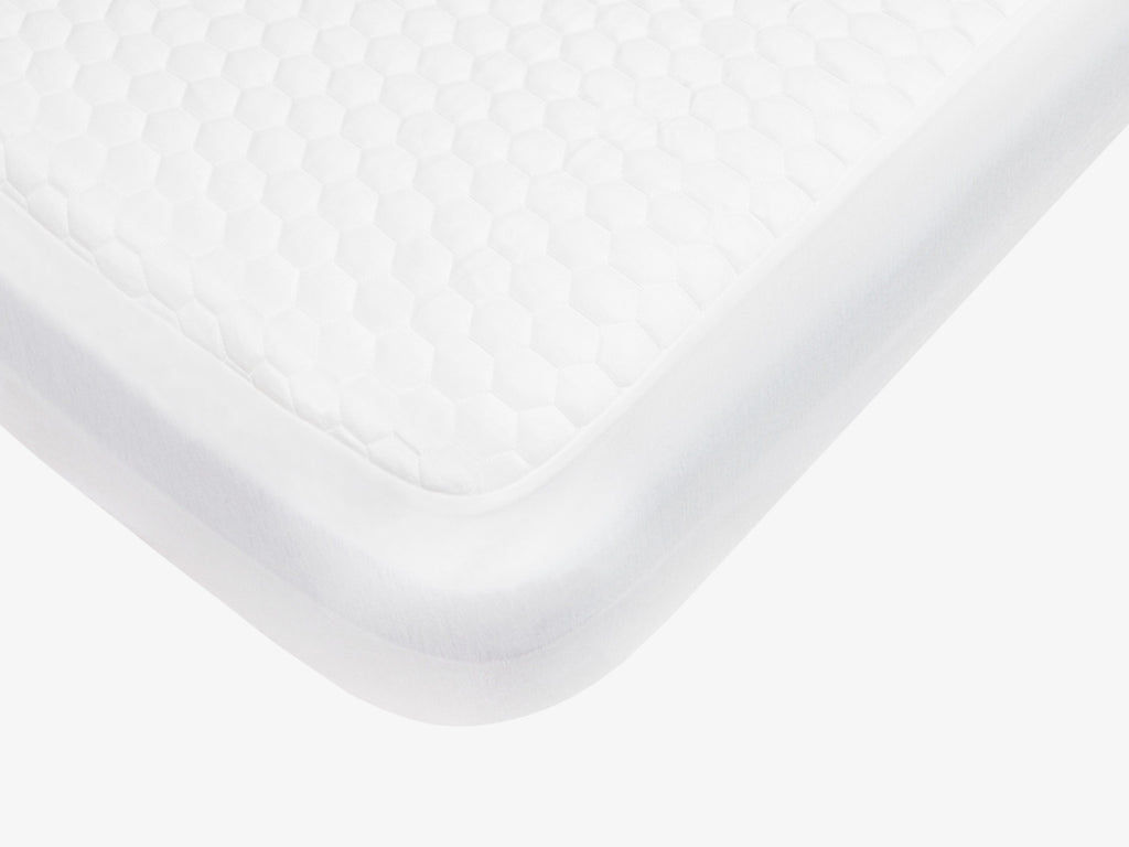 Brooklyn Bedding's Luxury Cooling Mattress Protector close up of corner 